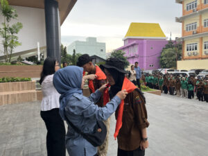 Pelepasan Mahasiswa/i dalam Praktikum Pengenalan Ekosistem Hutan (P2EH) Universitas Satya Terra Bhinneka